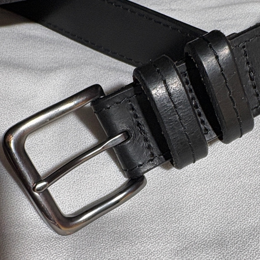 Wrangler Black Leather Belt with Silver tone Buckle - Size 50-52